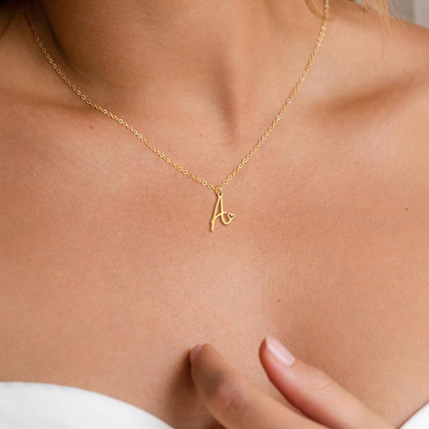 Initial Necklace for Women, Gold Dainty A-Z Letter Pendant with Heart Choker Necklace Jewelery Gifts,Personalized Cute Tiny Initial Pendant Necklace for Girls
